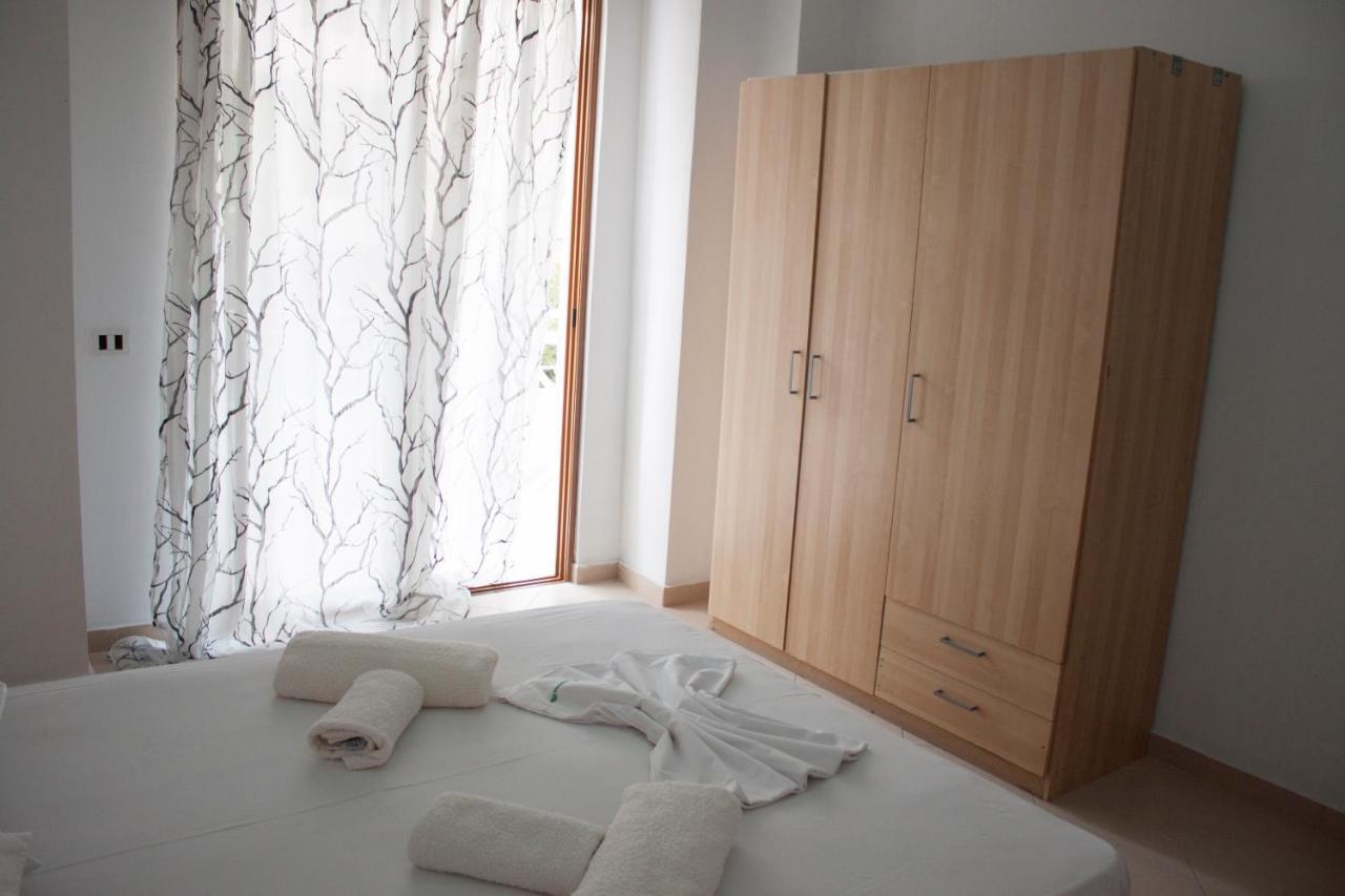 Villa 151 Sarandë Eksteriør billede